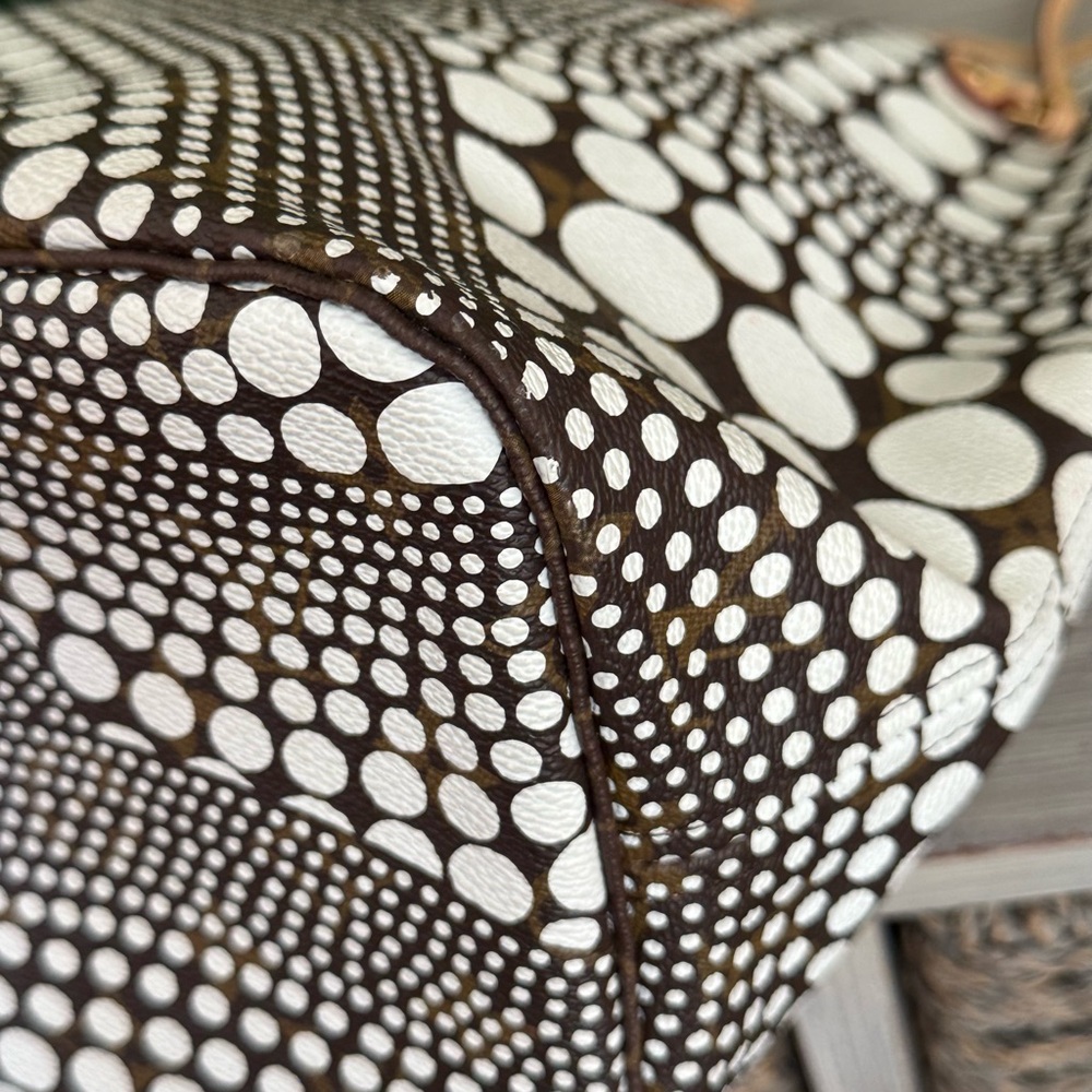 Louis Vuitton Pre-Owned Yayoi Kusama 2012 MM Monogram Never Full MM - Picture 16 of 16